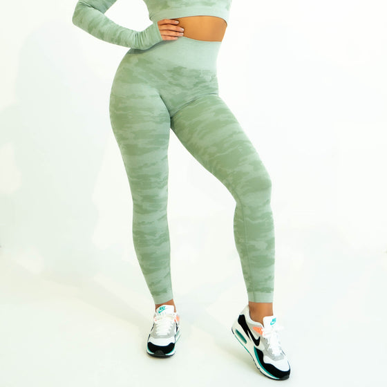 Rebel Seamless Leggings (Camo Light Green)