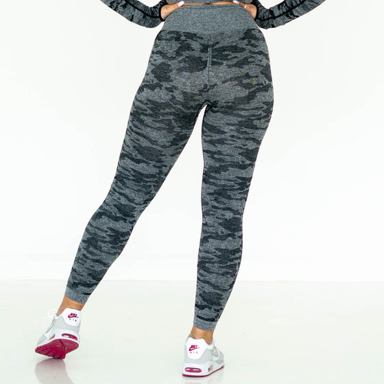 Rebel Seamless Leggings (Camo Black)