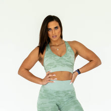  Rebel Seamless Sports Bra (Camo Light Green)