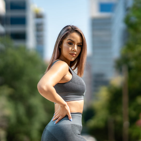 Elevate Seamless Sports Bra (Dark Gray)