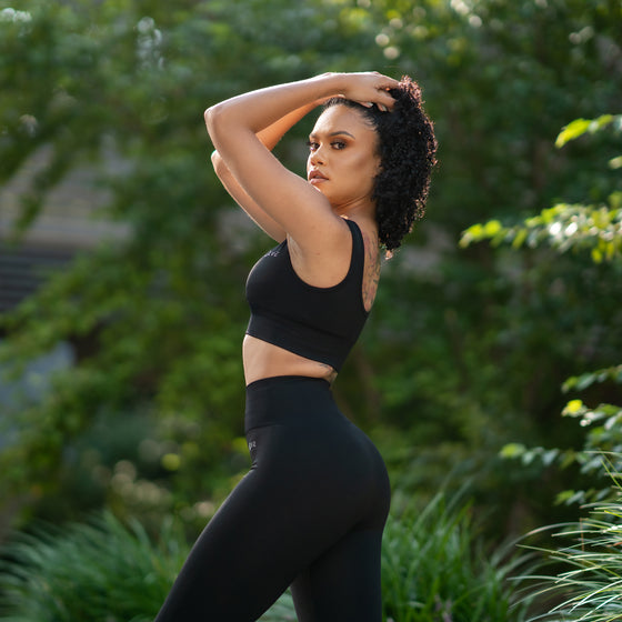 Elevate Seamless Sports Bra (Black)