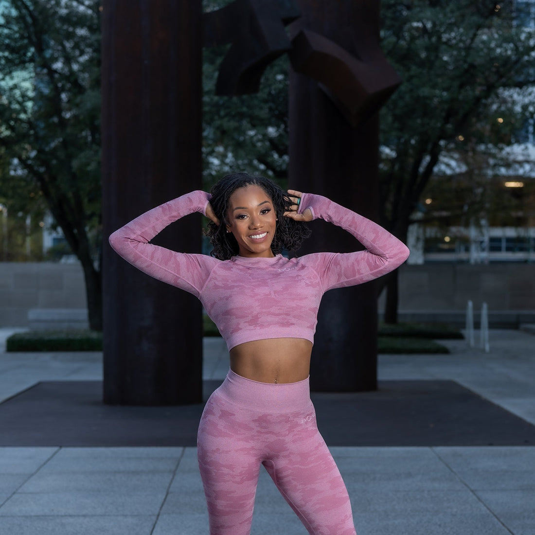  Rebel Seamless Crop Top (Camo Pink) - Live Evolutionary